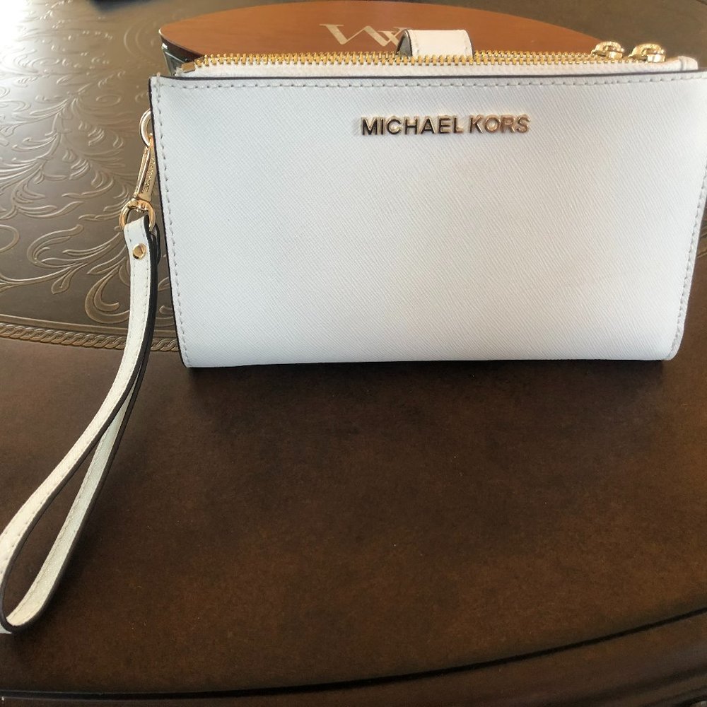 White Michael Kors Double zip Wristlet wallet